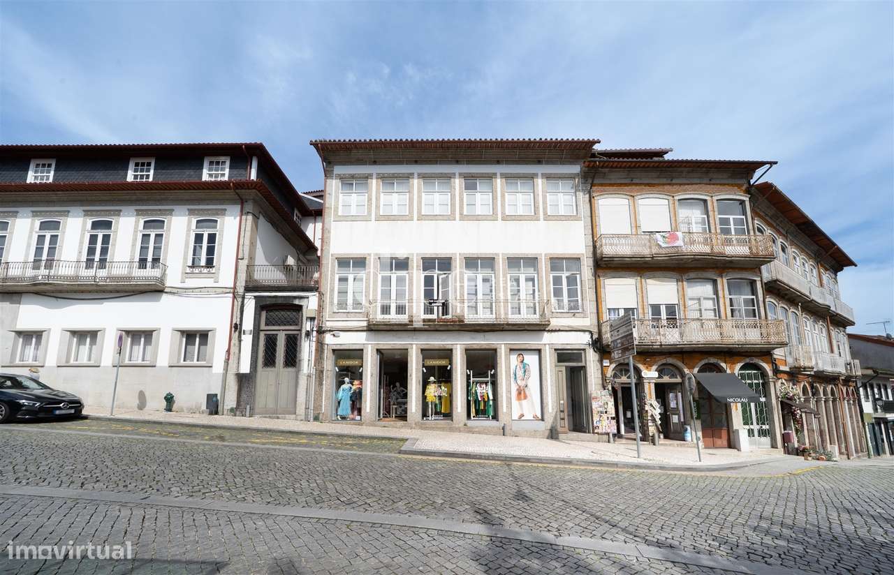 Investimento | Prédio no Coração de Guimarães - Grande imagem: 2/12