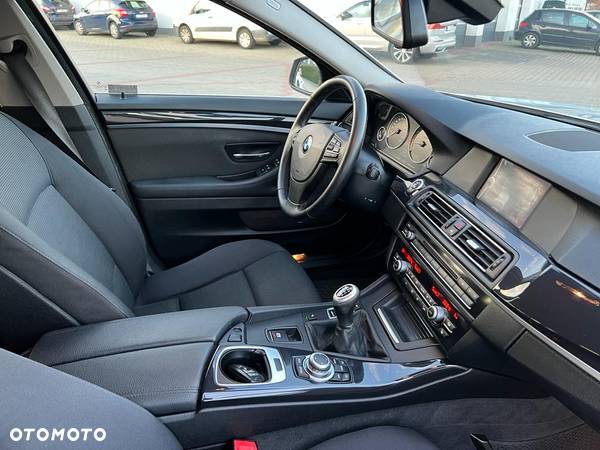 BMW Seria 5 520i - 15