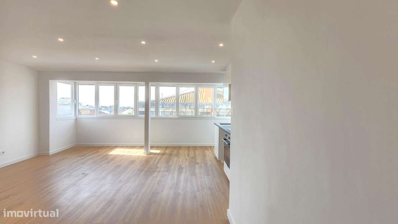 Apartamento T2  Renovado em Camarate com vista Tejo - Grande imagem: 4/20