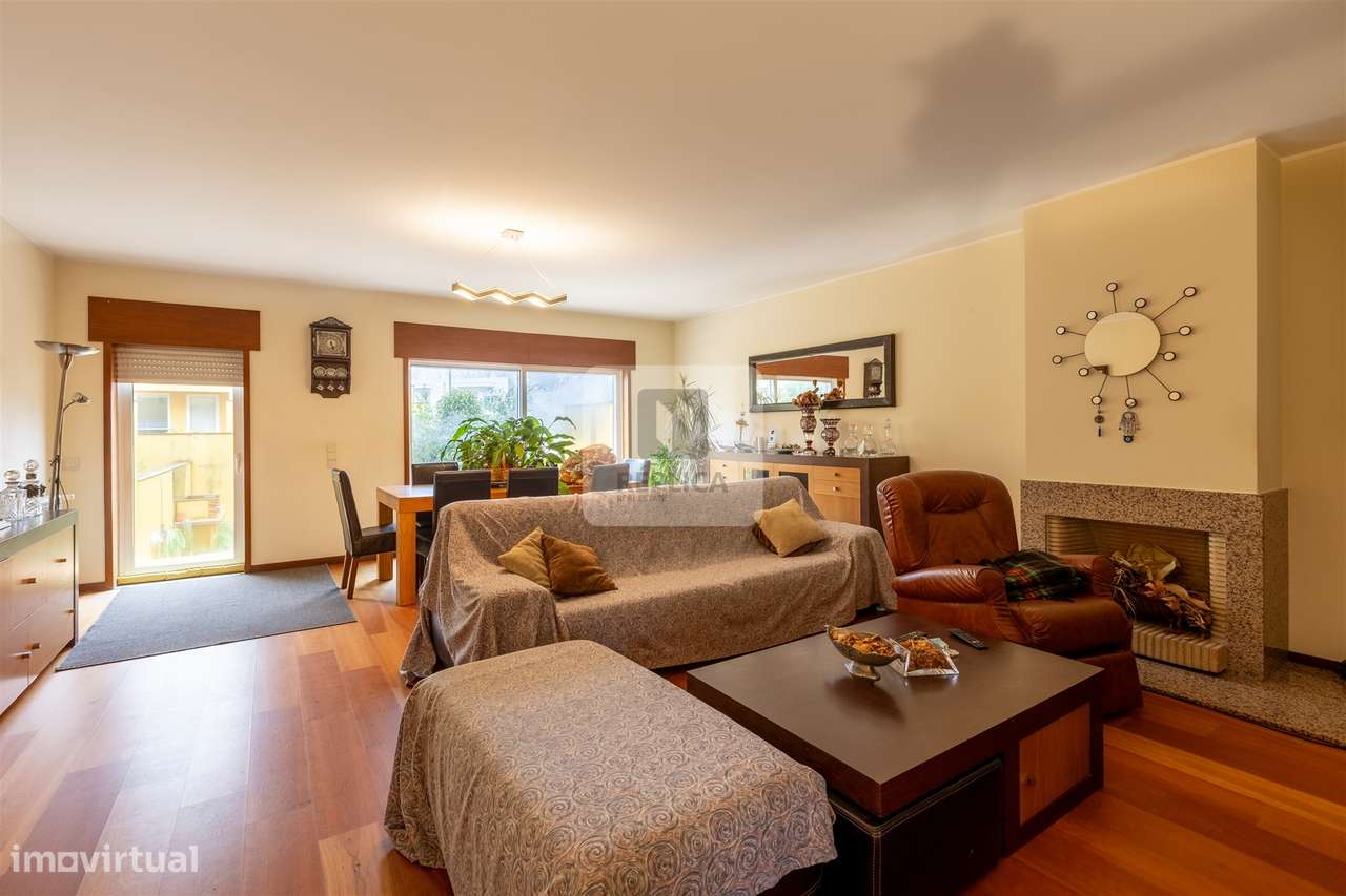 Moradia T5 com jardim e garagem | Senhora da Hora, Matosinhos-1