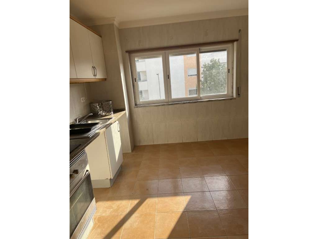 Excelente T2 para arrendar na Urbanização Moinho Do Guizo, Amadora - Grande imagem: 5/15