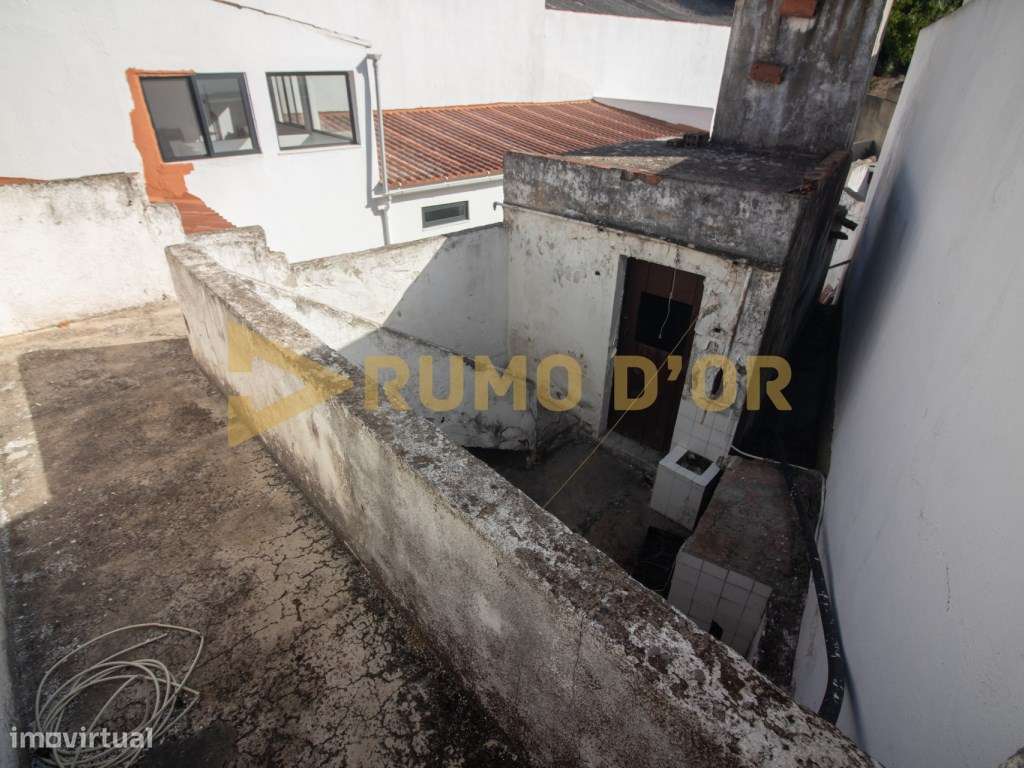 Moradia T3 para Reabilitar - Olhalvo, Alenquer - Grande imagem: 4/27