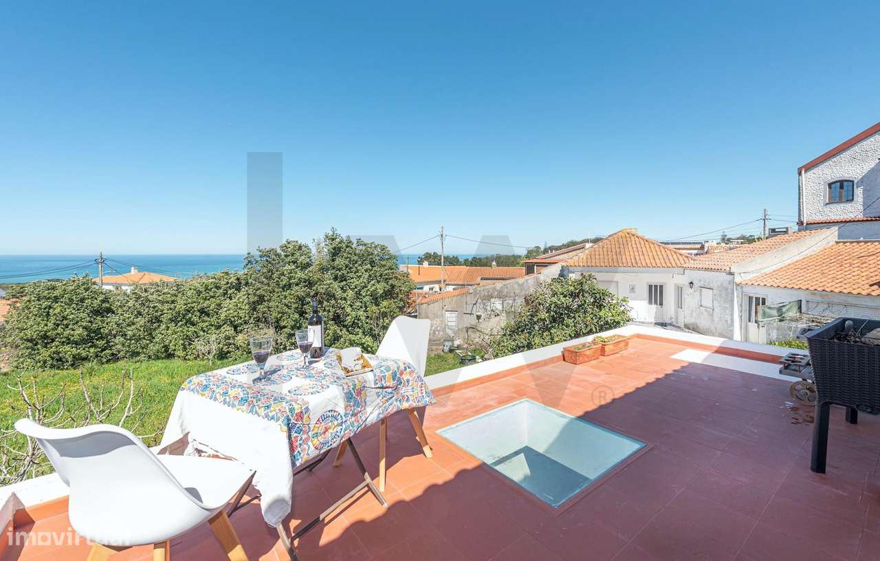 Moradia T2  com vista mar de r/c e 1º andar, renovada c/  bons acessos - Grande imagem: 5/34