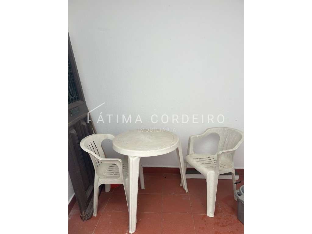 Excelente Moradia T2 no Centro Histórico de Santarém-9