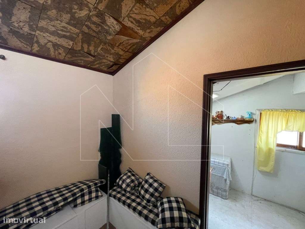 Moradia T3 com pátio e sótão amplo - Centro de Ílhavo-18