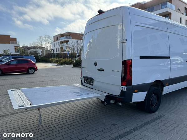 Mercedes-Benz Sprinter - 14