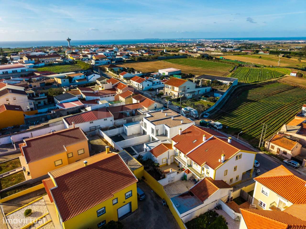 Moradia T4 com Garagem Logradouro e Jardim - Grande imagem: 4/49