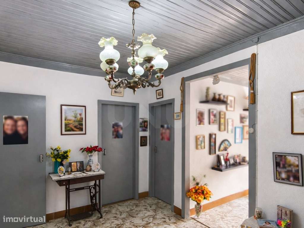 À primeira vista é uma casa como tantas outras. Na prática, é muito...-18