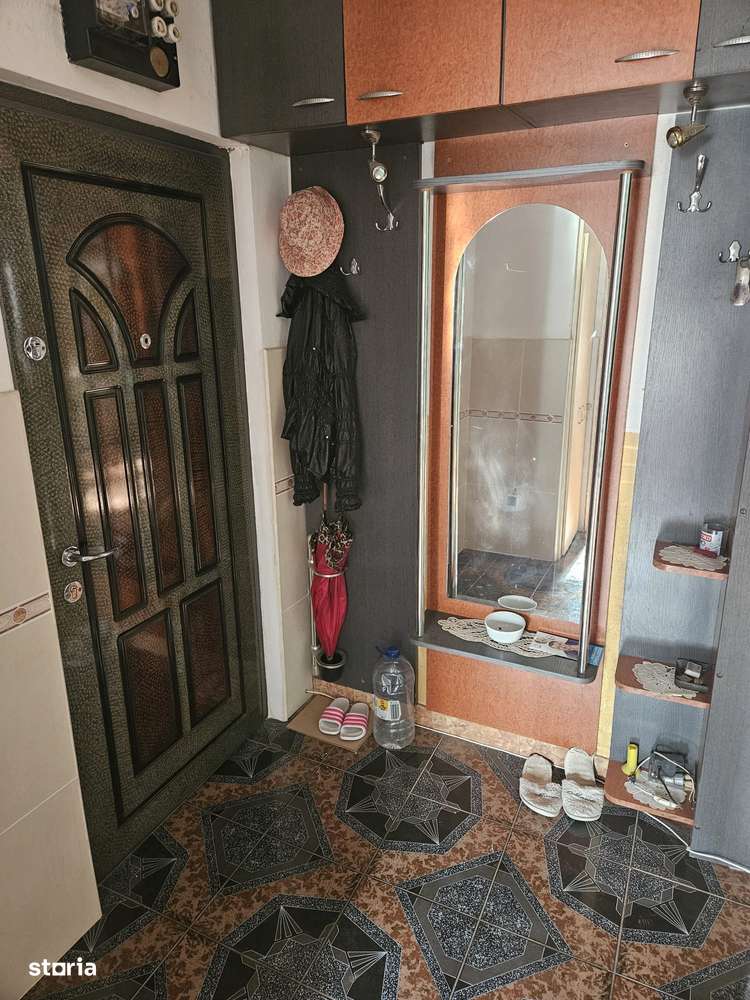 Apartament 3 camere zona Primaverii /Scoala 12 , etaj 4 cu sarpanta-2