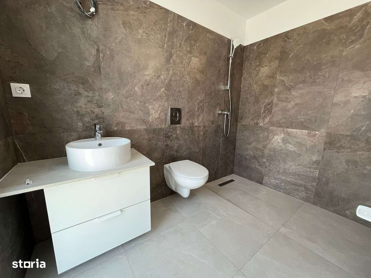 Duplex, 4 Camere, P+1E, 155 mp, 200 mp curte-12