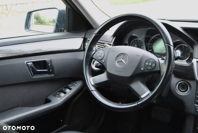 Mercedes-Benz Klasa E 350 T CDI DPF BlueEFFICIENCY 7G-TRONIC - 10