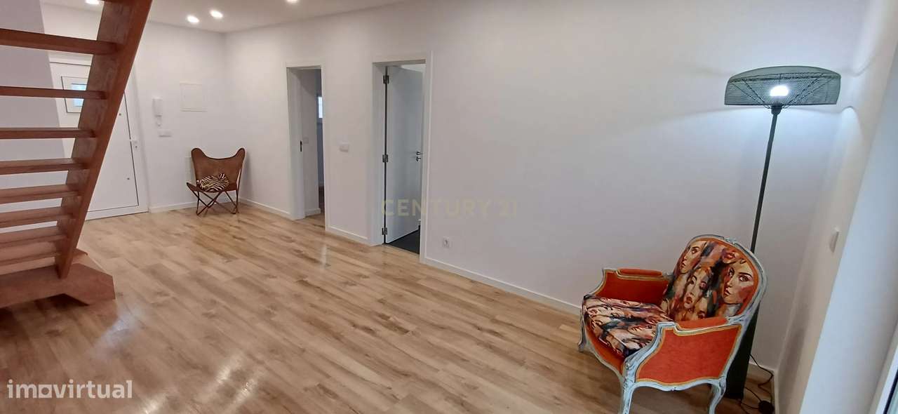 MORADIA T2 com JARDIM * Bairro tranquilo Cova Piedade Almada * 25 min-7