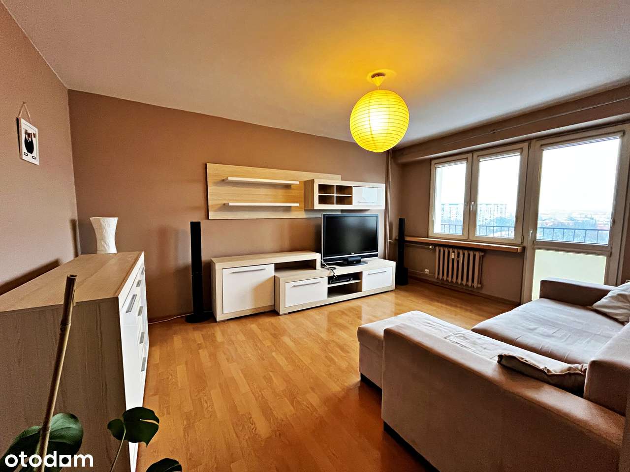 2 pokojowe mieszkanie z balkonem na 9 piętrze - ul. Kochanowskiego 1/3-0