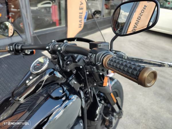 Harley-Davidson Softail FAT BOB 114 - 15