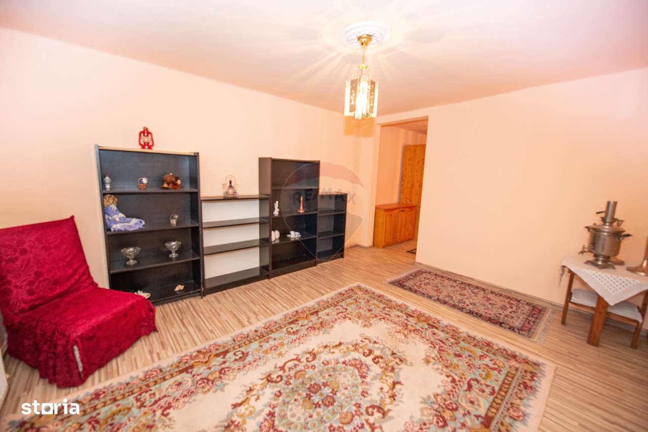 Apartament cu 4 camere 117 mp de vanzare, cu curte de 150 mp, Ploiesti