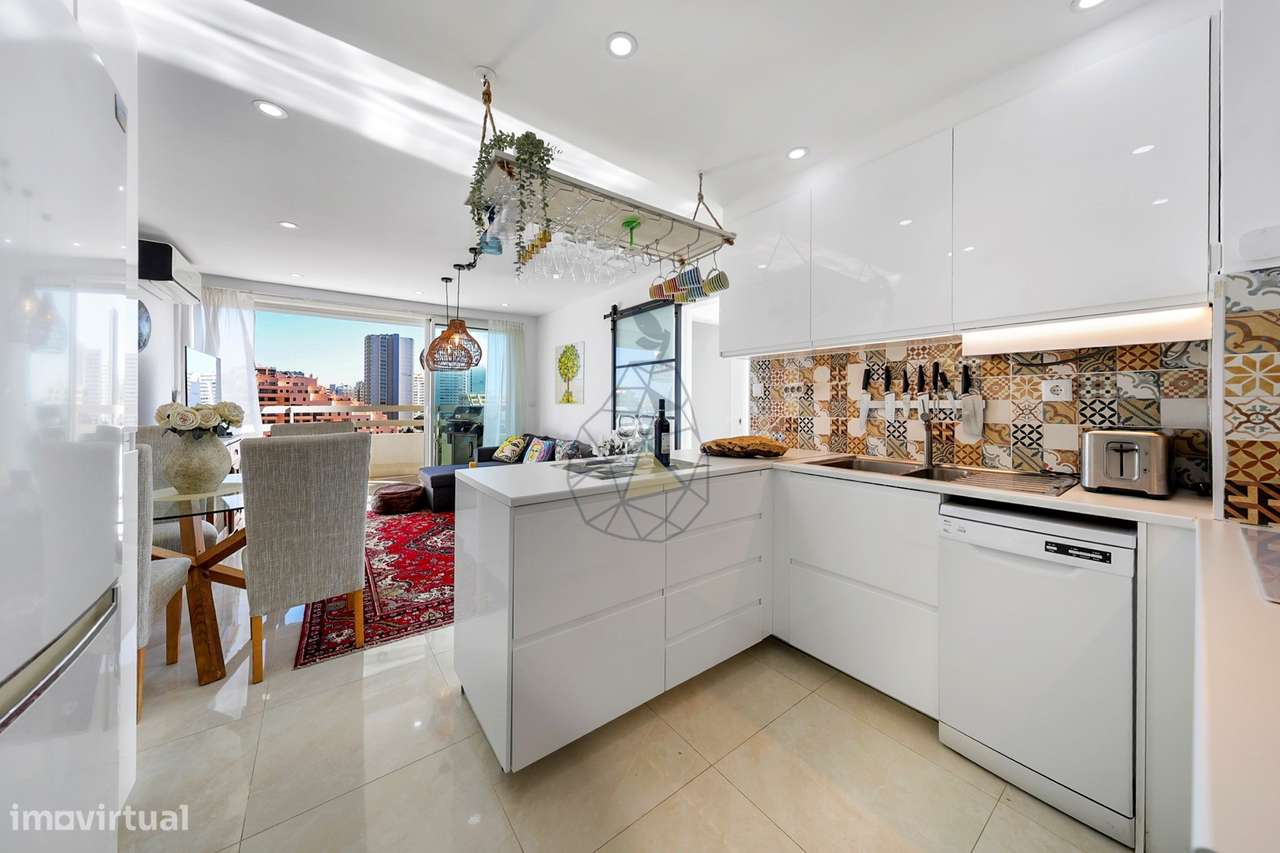 Magnifico Apartamento T1 Renovado Torre Verde 3 Castelos  - Praia da R - Grande imagem: 1/47