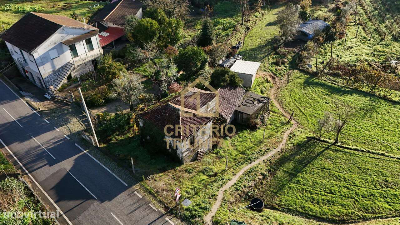 Moradia para Restaurar em Mancelos-18