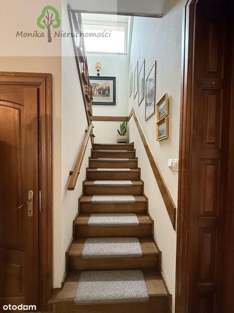 Dom jednorodzinny z lokalem usługowym - blisko par-14