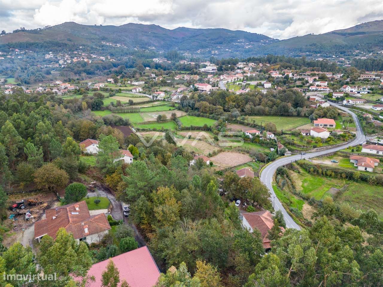 Terreno  Venda em Sande, Vilarinho, Barros e Gomide,Vila Verde - Grande imagem: 4/5