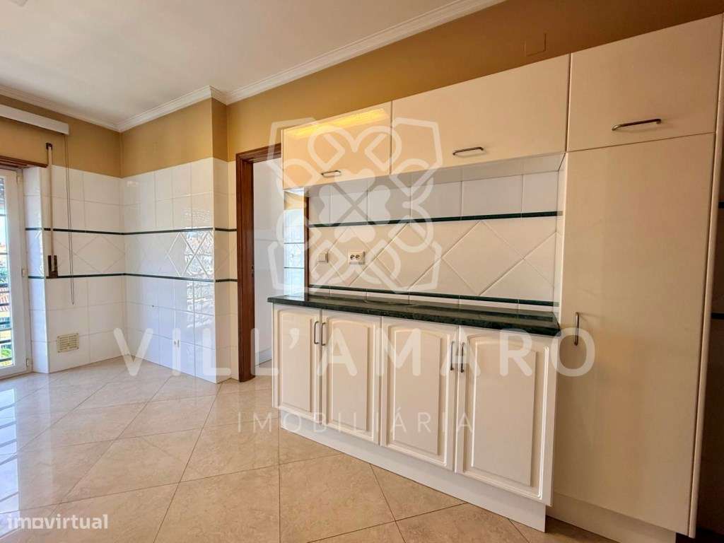 Apartamento T5, 338m², com parqueamento e arrecadação, Malveira - Grande imagem: 2/33