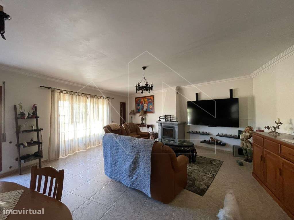 Moradia T4 - Aguada de Cima - Grande imagem: 4/22