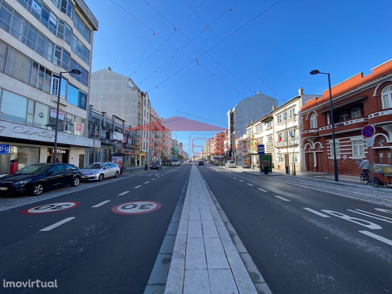 Loja no Centro Comercial Oita no centro de Aveiro