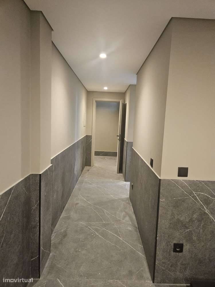 Moradia T4 com Piscina e Jardim-51