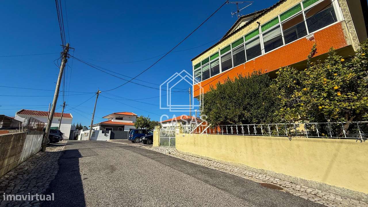 Moradia Independente T5 em Vila Fria - Porto Salvo-45