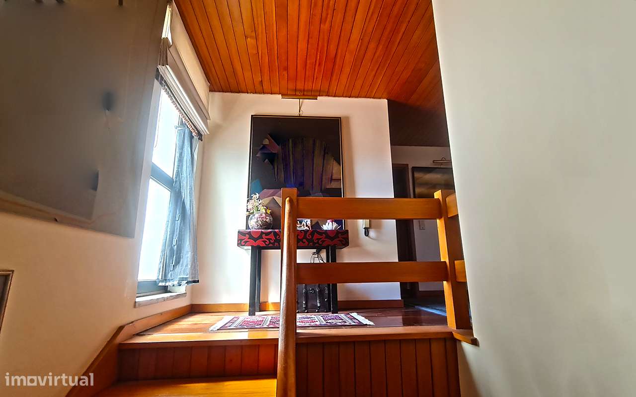 Apartamento duplex T5 panorâmico-9