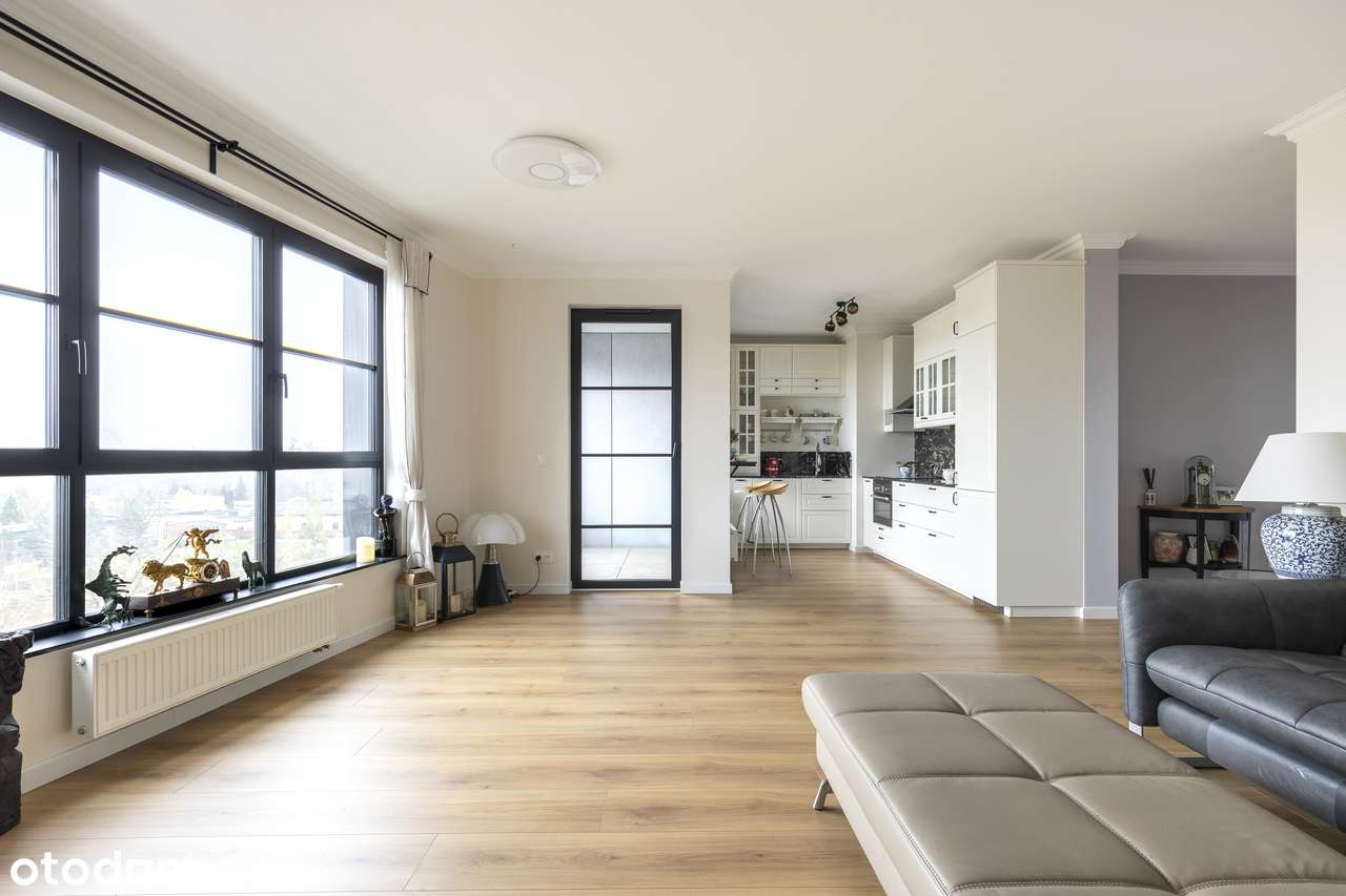 Doki Eurostyl, Młode Miasto, ul. ks. Jerzego Popiełuszki-1