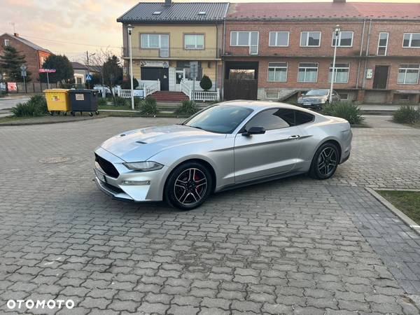 Ford Mustang Fastback 2.3 Eco Boost - 5