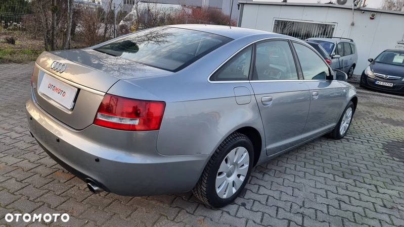 Audi A6 2.0T FSI - 6