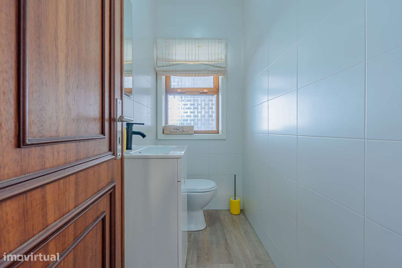 T3 Geminada com jardim, terraço e garagem em Canelas-28