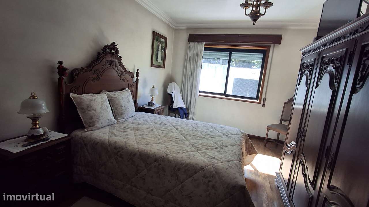 Apartamento T3 com garagem e terraço em Maia-13