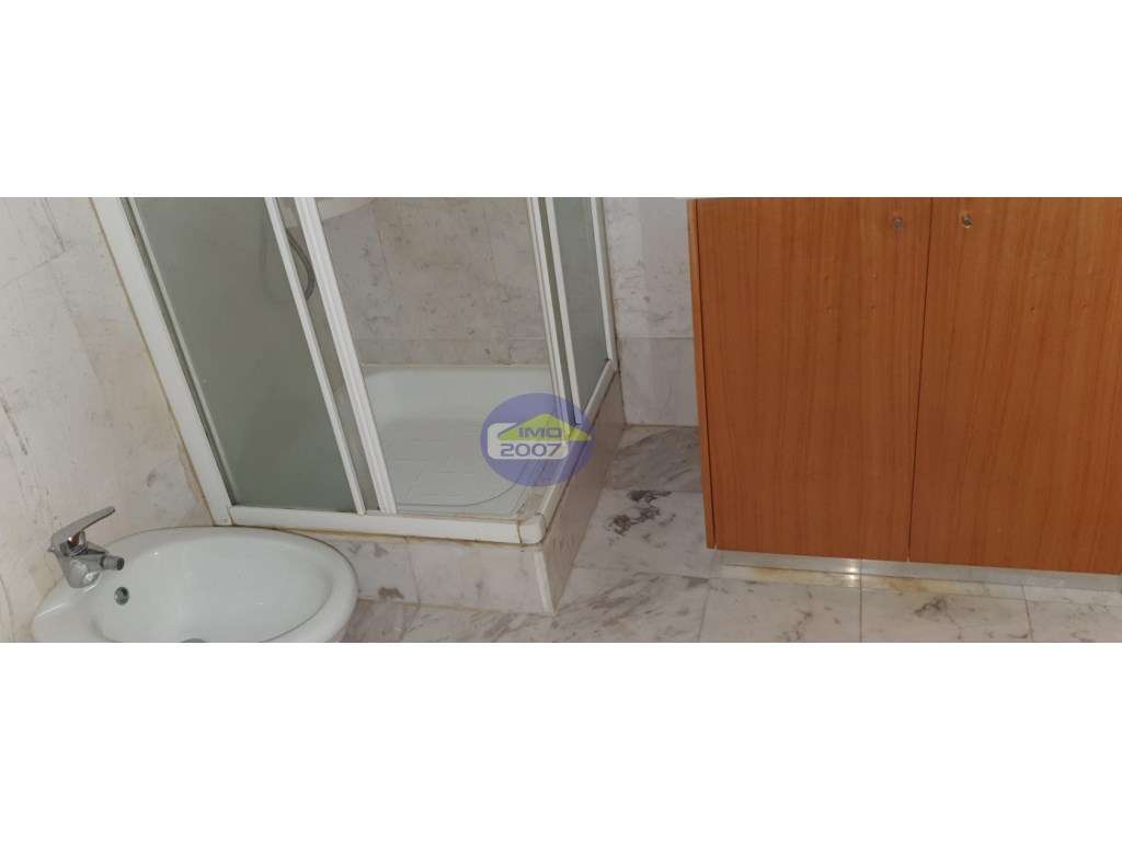 Apartamento T3 em Oliveira do Douro-11