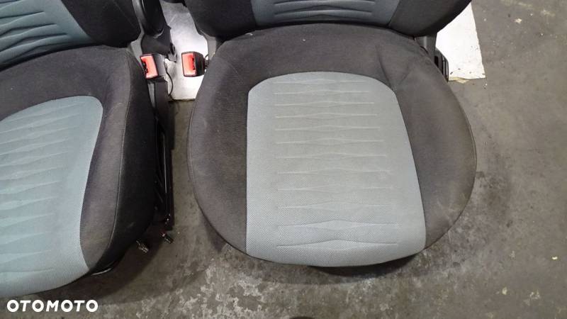 FOTELE KOMPLET FIAT GRANDE PUNTO 1.4 - 6