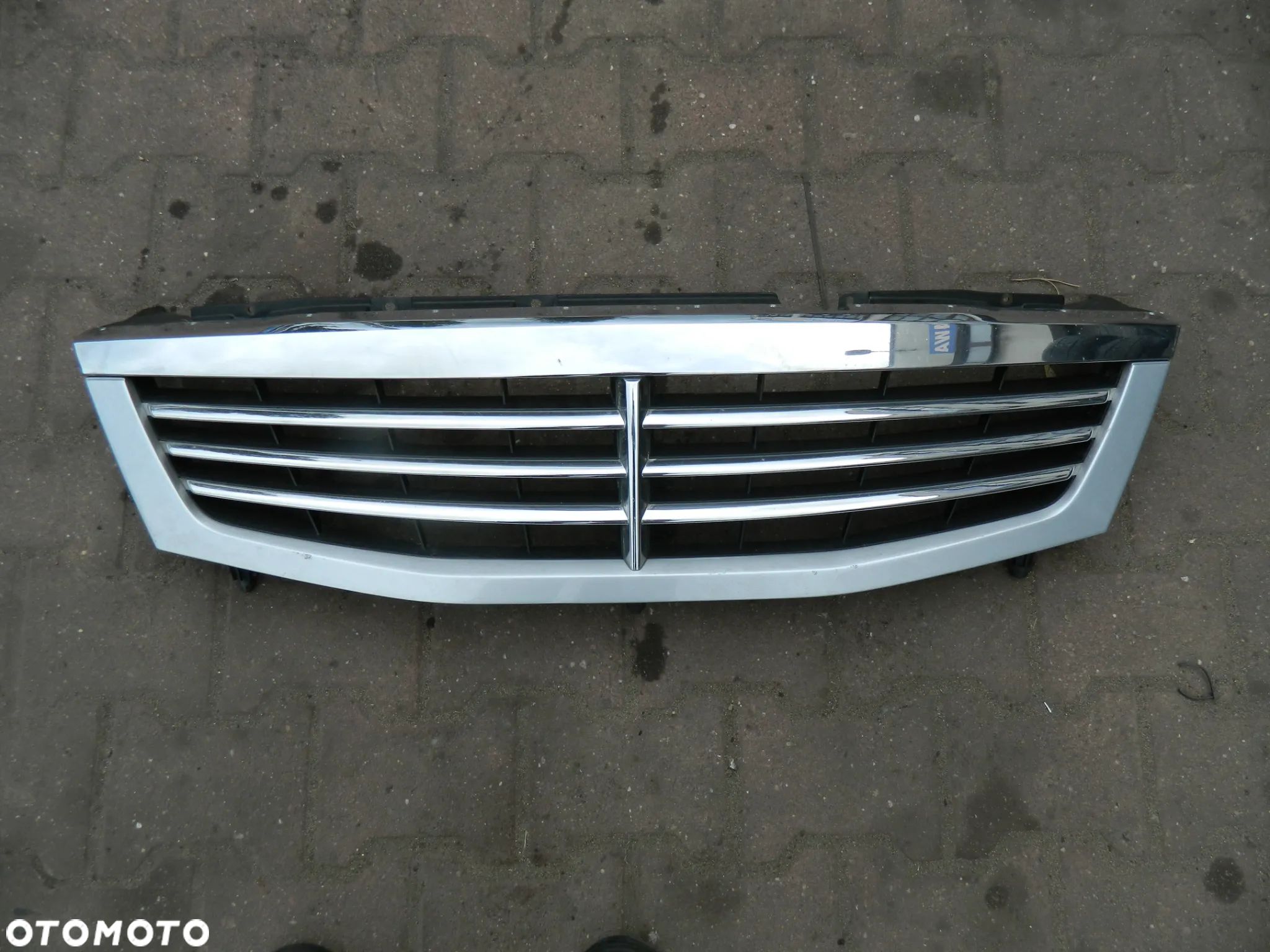 SsangYong Rexton Atrapa Grill Chrom 79460-08000 - 1