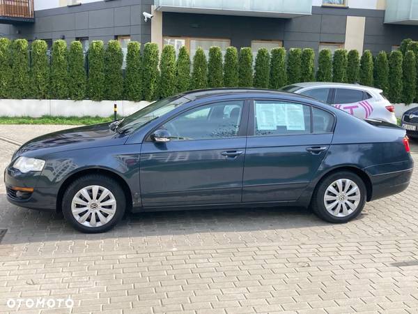 Volkswagen Passat 1.6 FSI Comfortline - 5