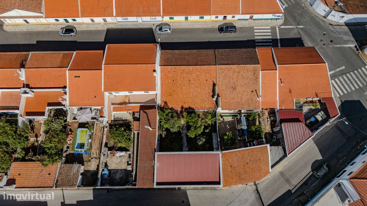 Moradia com Quintal e Garagem à Venda em Viana do Alentejo-58