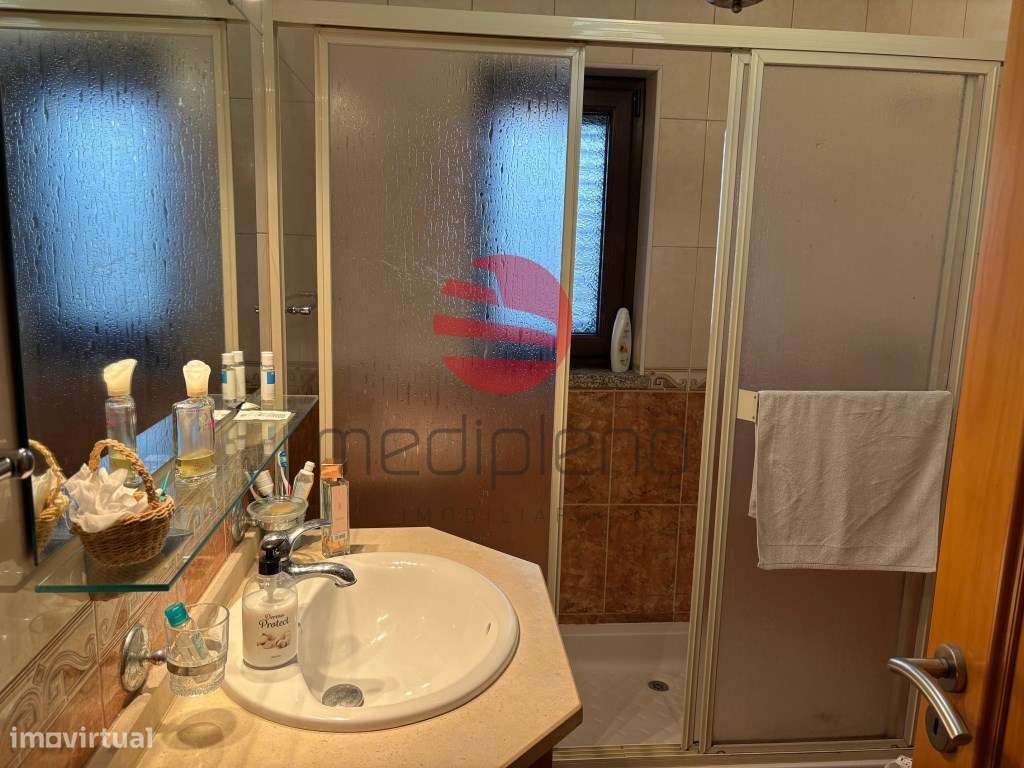 Moradia Bi-Familiar T8 Venda Moimenta da Beira-34