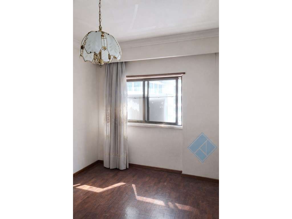 T4 no Areeiro | 180 m², Excelente Exposição Solar e Garagem Box + L...-17
