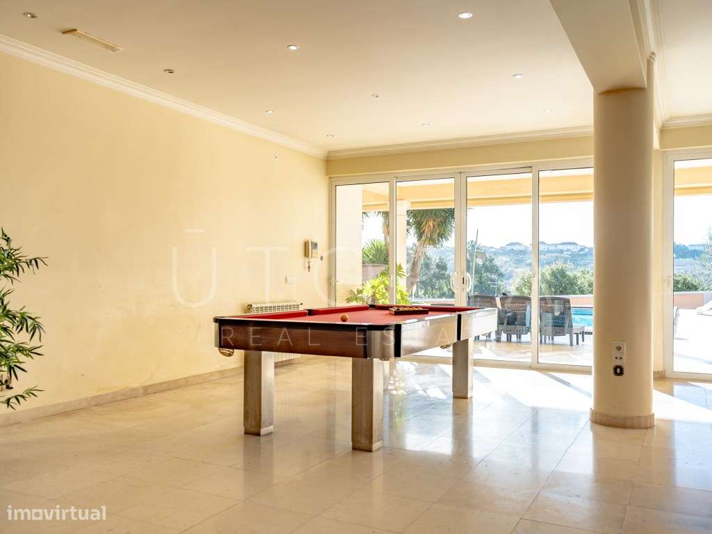 Moradia de Prestígio com Piscina, Campo de Ténis e Terreno Murado d...-32