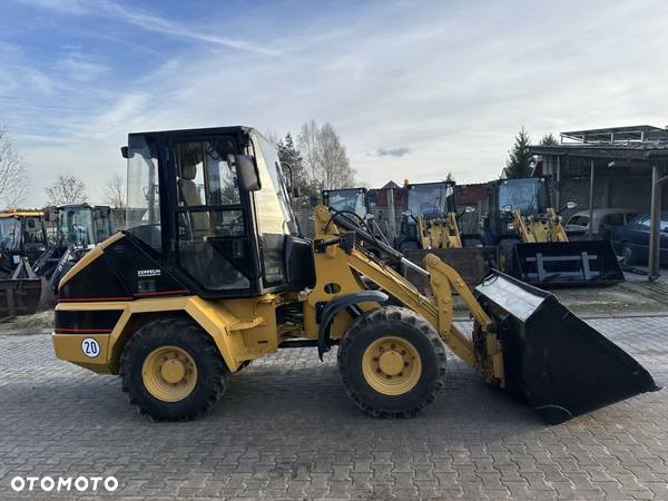 Caterpillar CAT 902 - 6