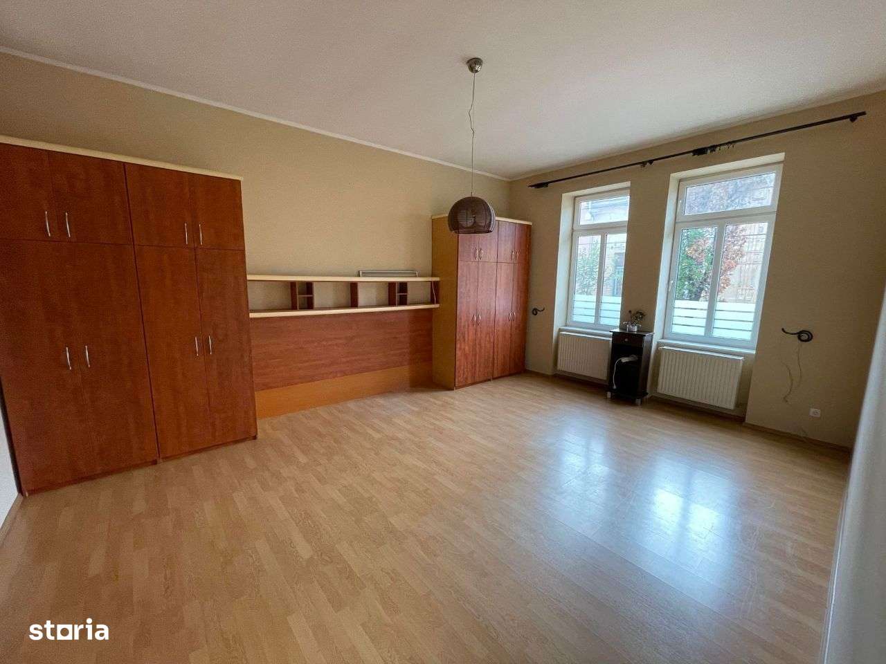 Apartament in asociatie + garaj , parcare , beci str. Marsillia - Imagine principală: 4/10