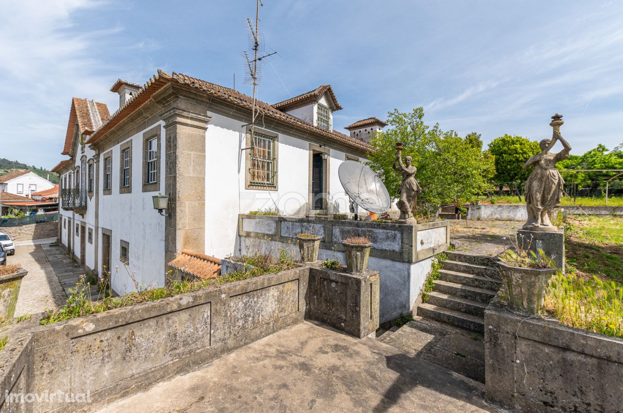 Quinta do Barreiro em Mesão Frio com vinhas e vista de Rio Douro