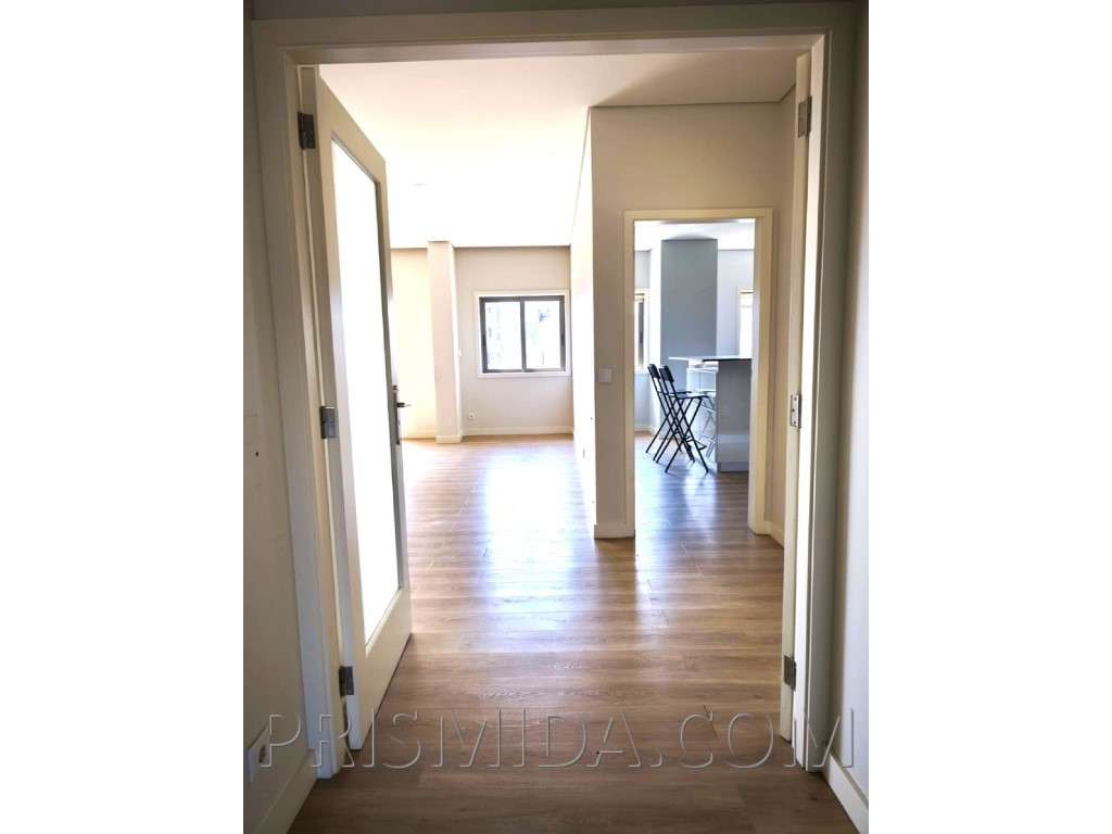 Duplex T4+office Renovado | Bi-Familiar | Terraço c/Churrasqueira-11