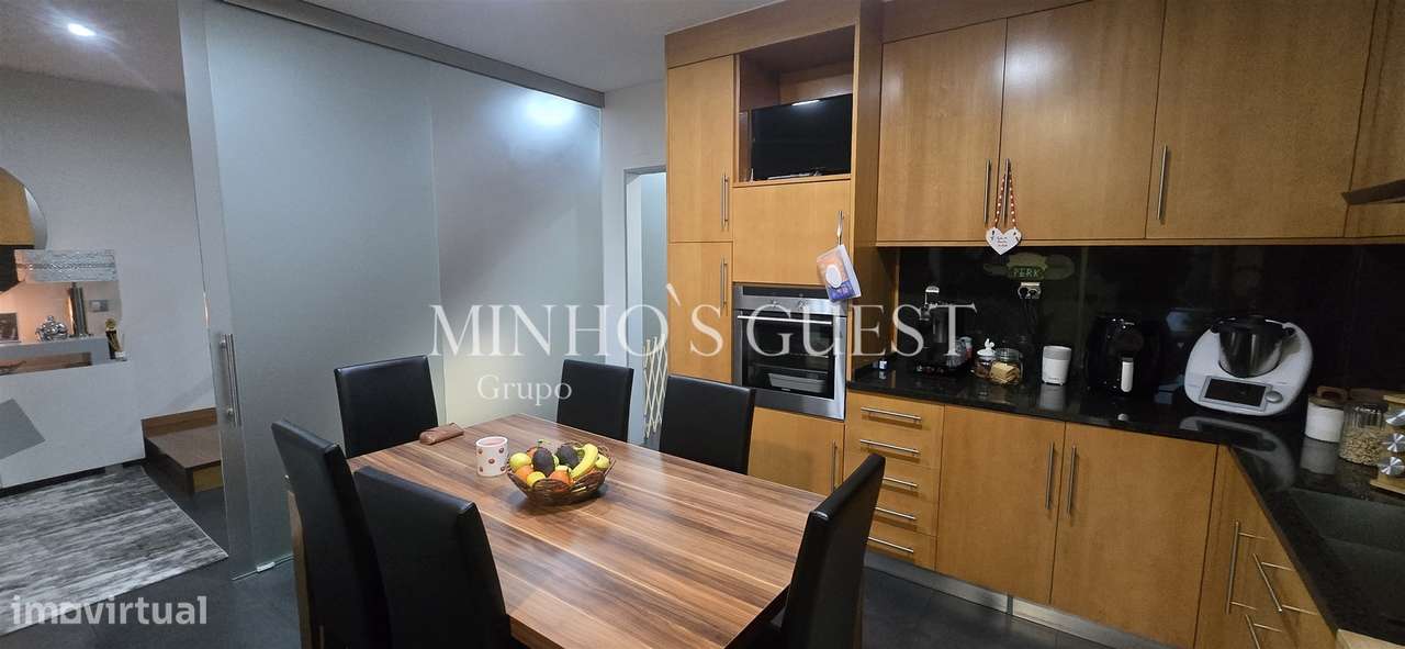 Moradia V3 c/ 1 Suite Closet, Mobilada e Equipada pronta a Habitar c/-13