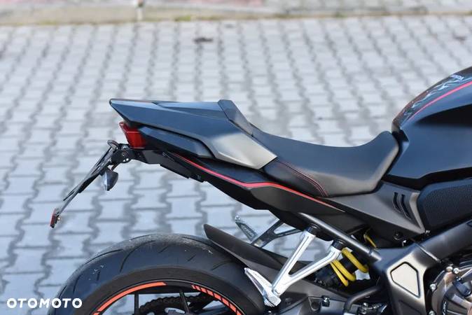 Honda CBR - 9