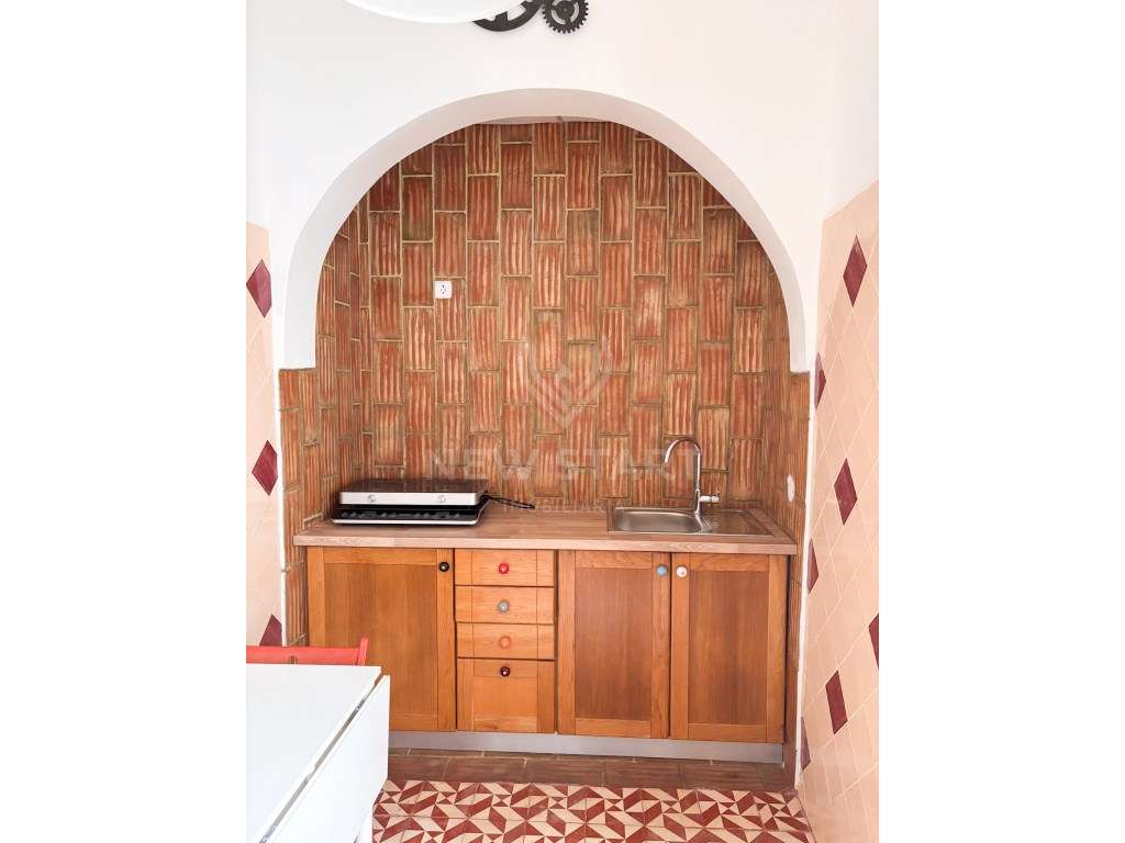 Moradia T1 tradicional remodelada na baixa de Olhão-6
