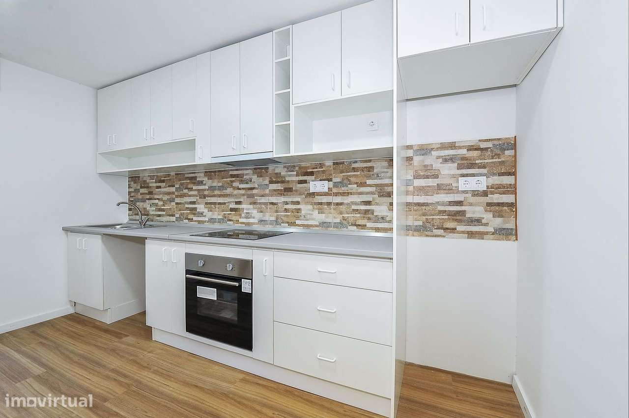 Invista no Seu Futuro: Apartamento T3 em  renovado no Coração de Setúb - Grande imagem: 2/32